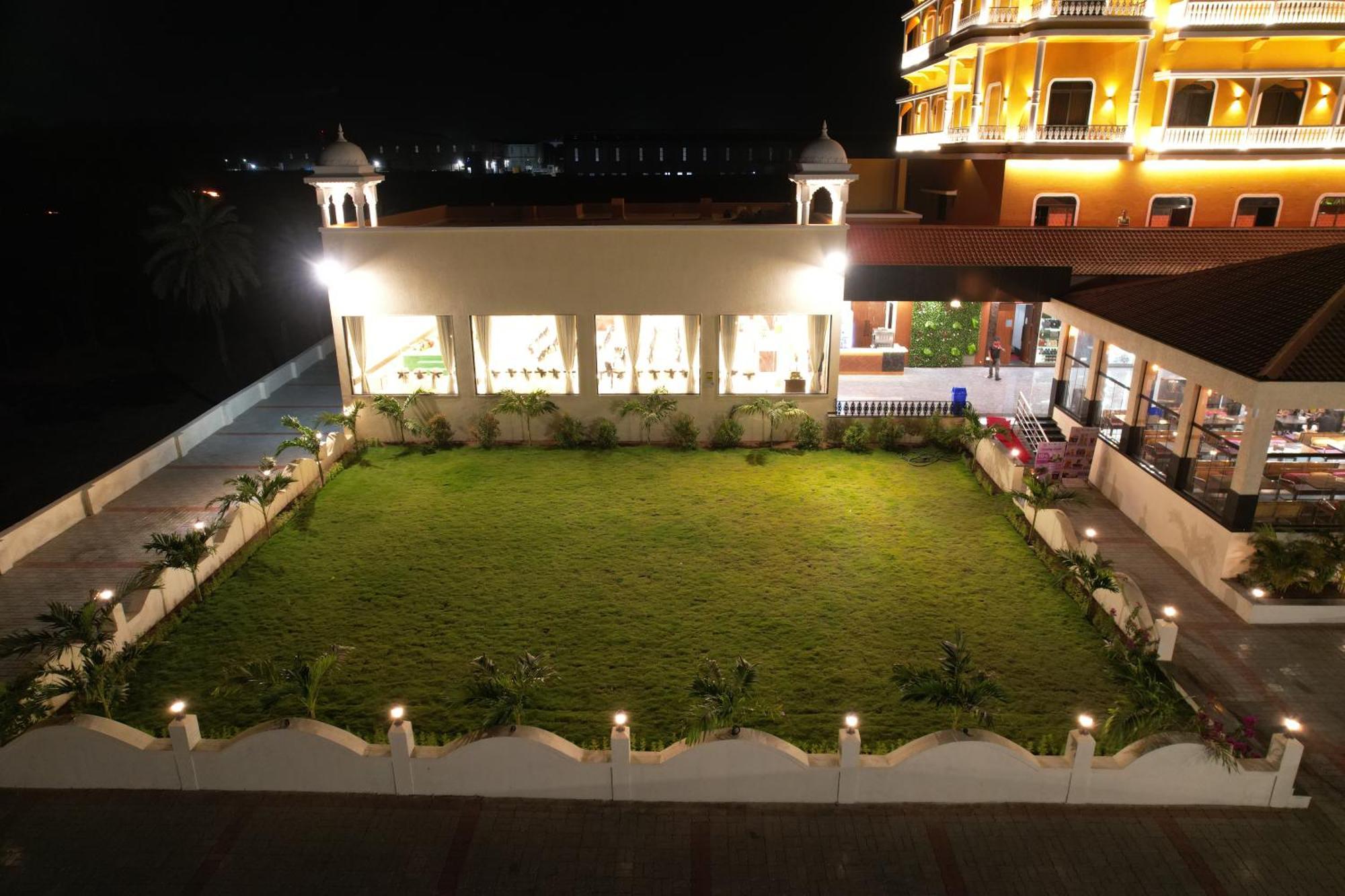Hotel Grand Haveli Achad Esterno foto