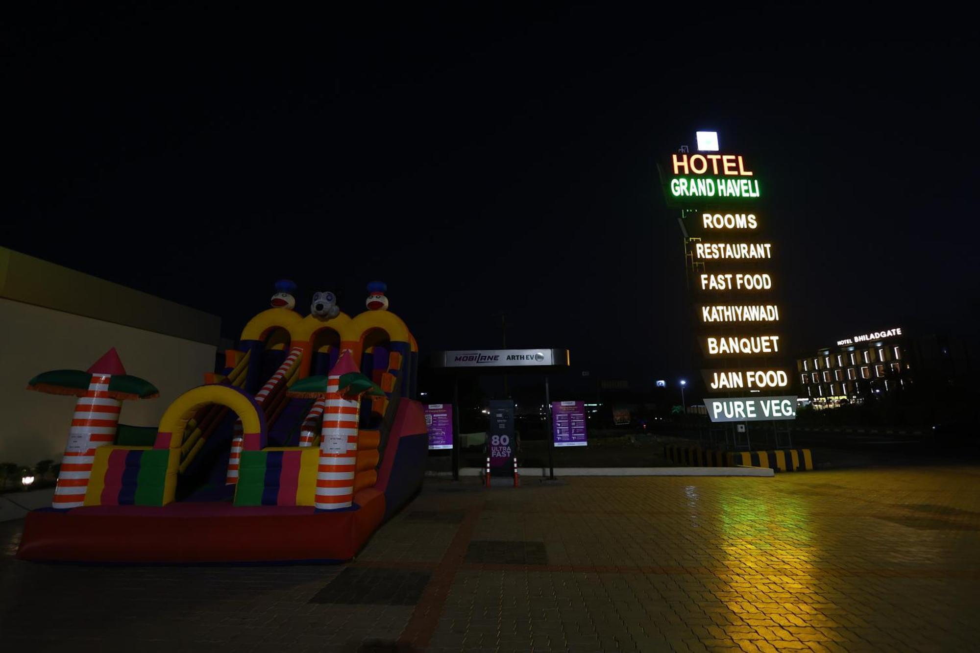 Hotel Grand Haveli Achad Esterno foto